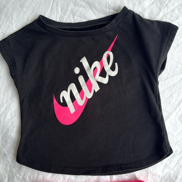 Nike  2 Piece Short  Set Toddler Girl Size 18M - Picture 2 of 8